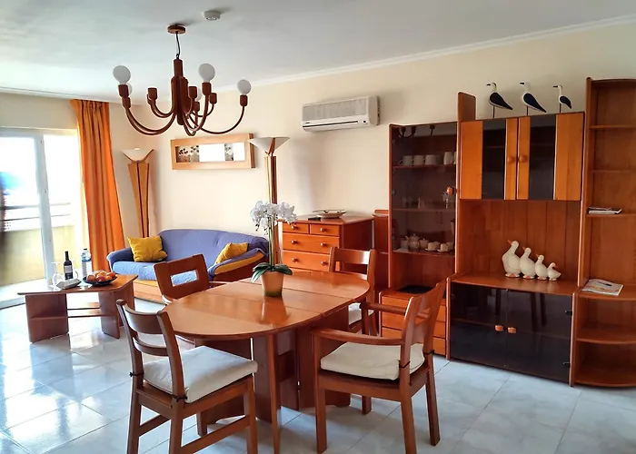 Dom Elena - Jardins Da Rocha